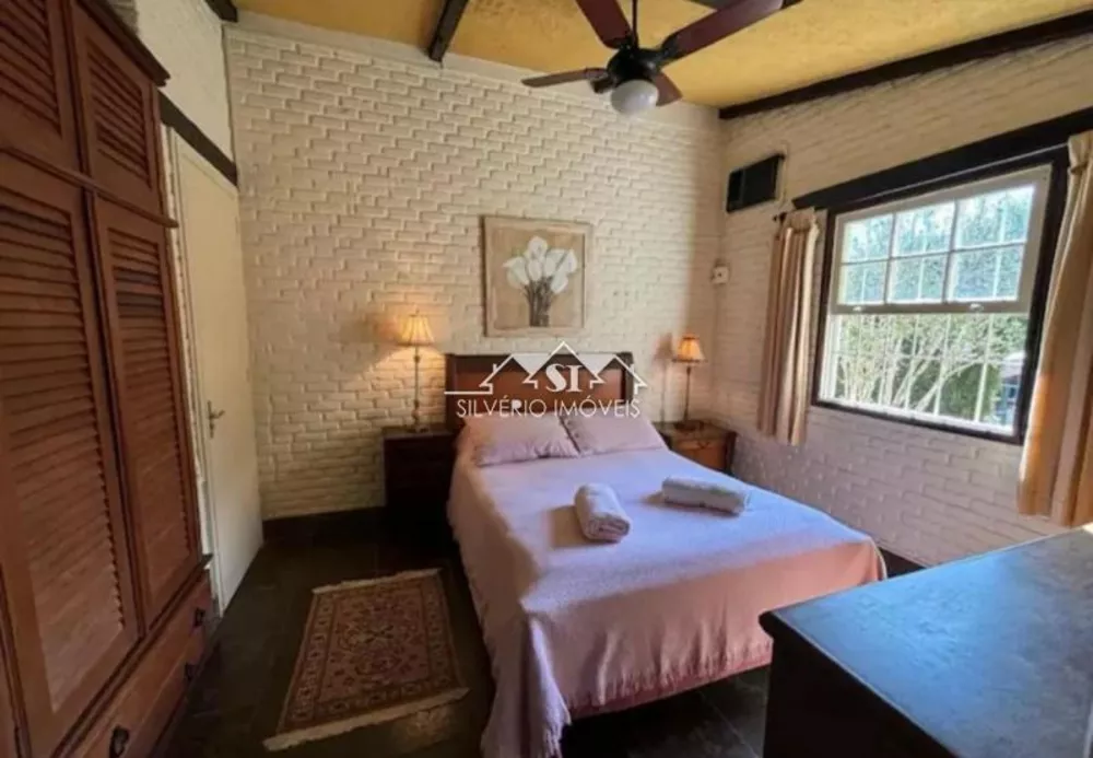 Casa, 3 quartos, 245 m² - Foto 1