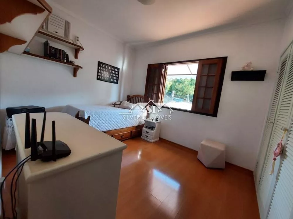 Casa, 4 quartos, 240 m² - Foto 25