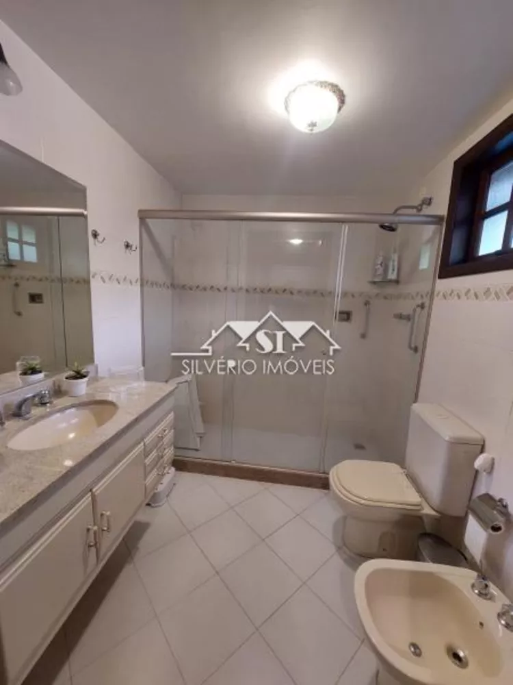 Casa, 4 quartos, 240 m² - Foto 30