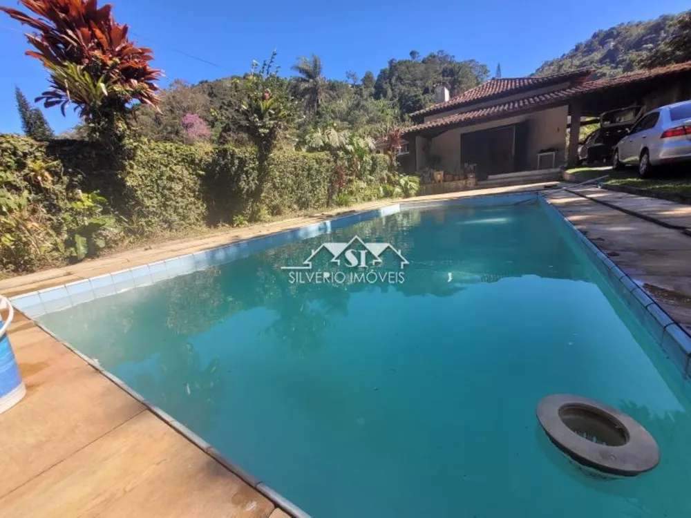 Casa, 4 quartos, 249 m² - Foto 1