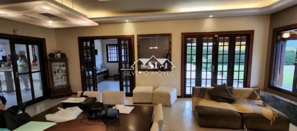 Casa, 6 quartos, 190 m² - Foto 1