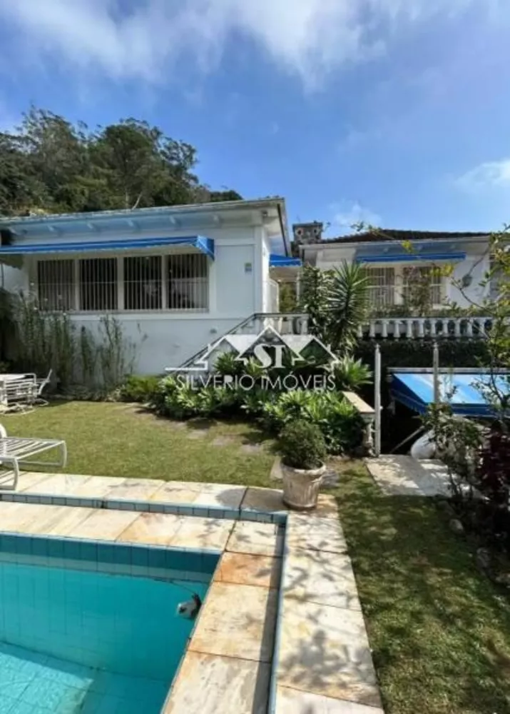 Casa, 4 quartos, 228 m² - Foto 1