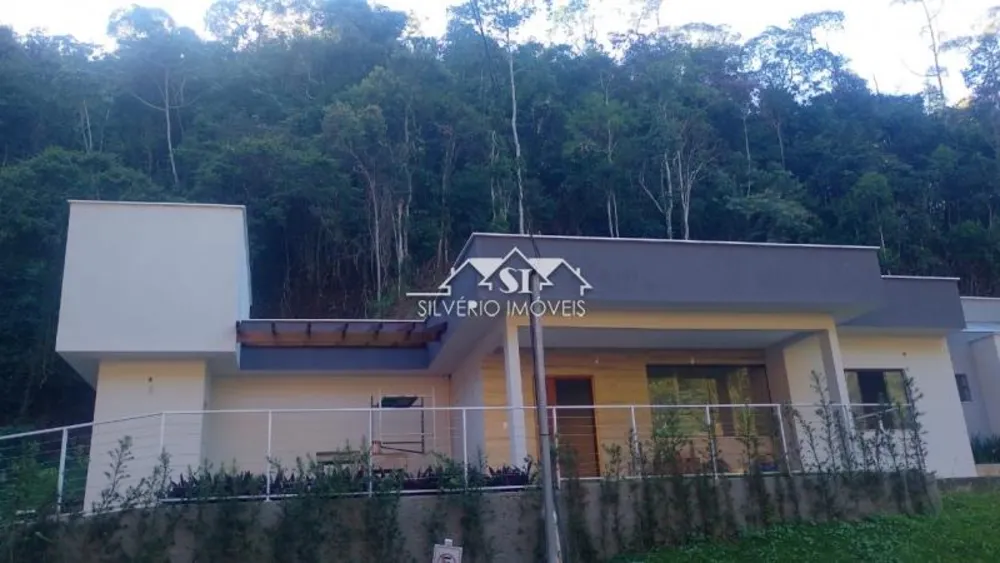 Casa, 3 quartos, 235 m² - Foto 1