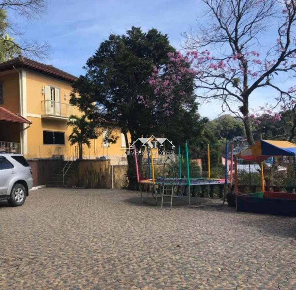 Casa, 5 quartos, 230 m² - Foto 1
