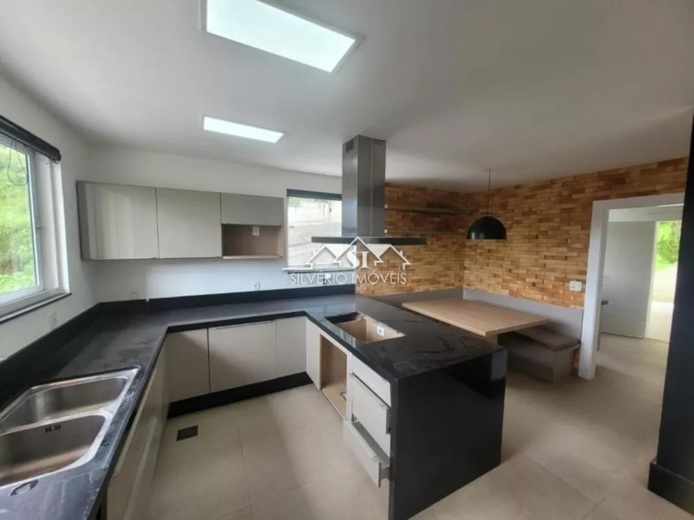 Casa, 5 quartos, 230 m² - Foto 13