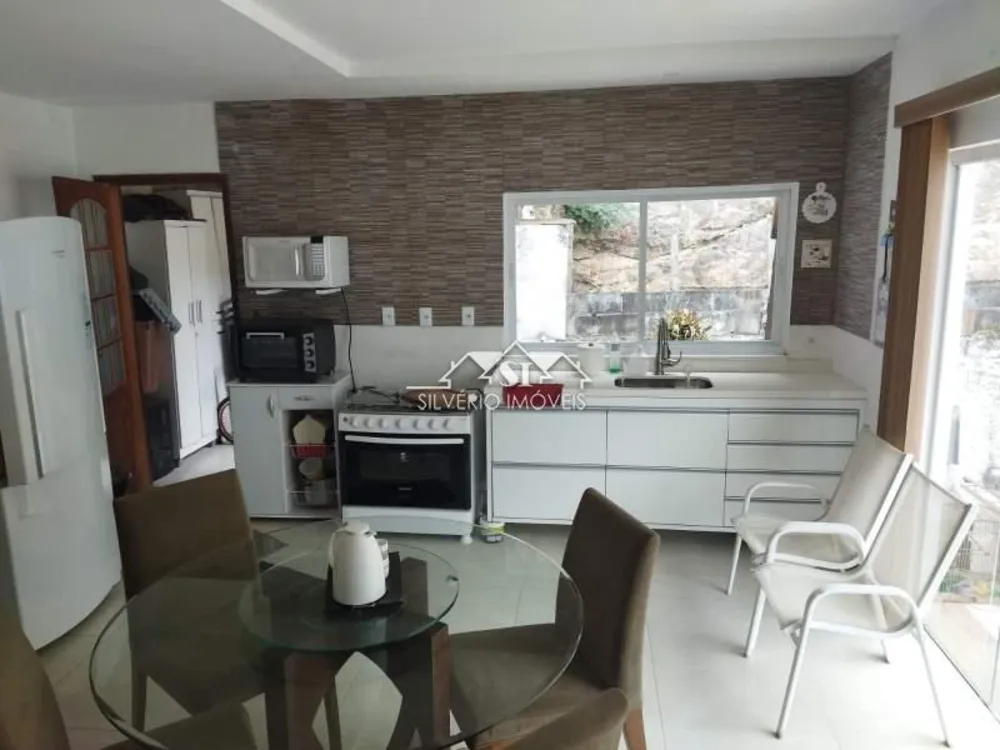 Casa, 3 quartos, 240 m² - Foto 2