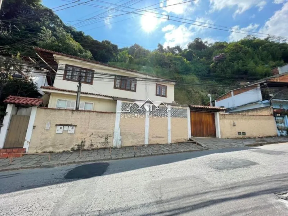 Casa, 5 quartos, 210 m² - Foto 1