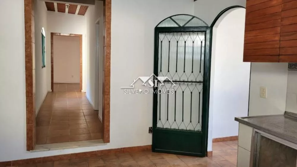Casa, 5 quartos, 180 m² - Foto 1