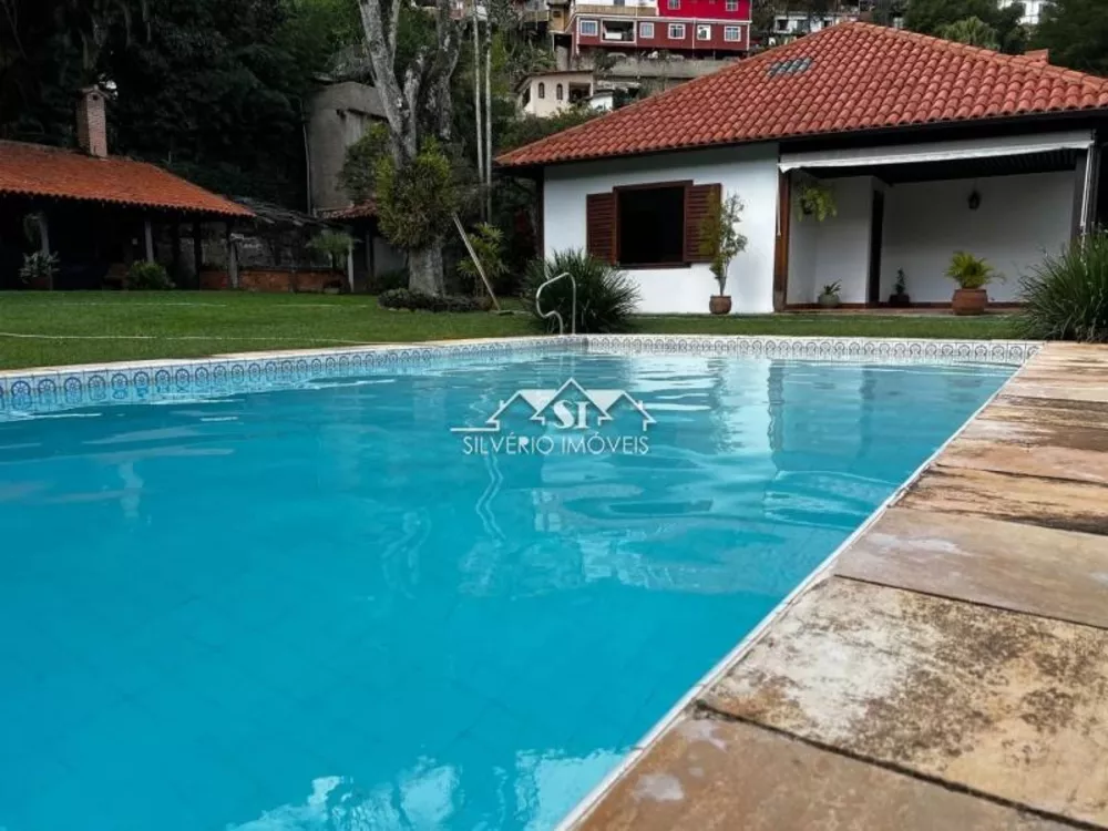 Casa, 3 quartos, 302 m² - Foto 1