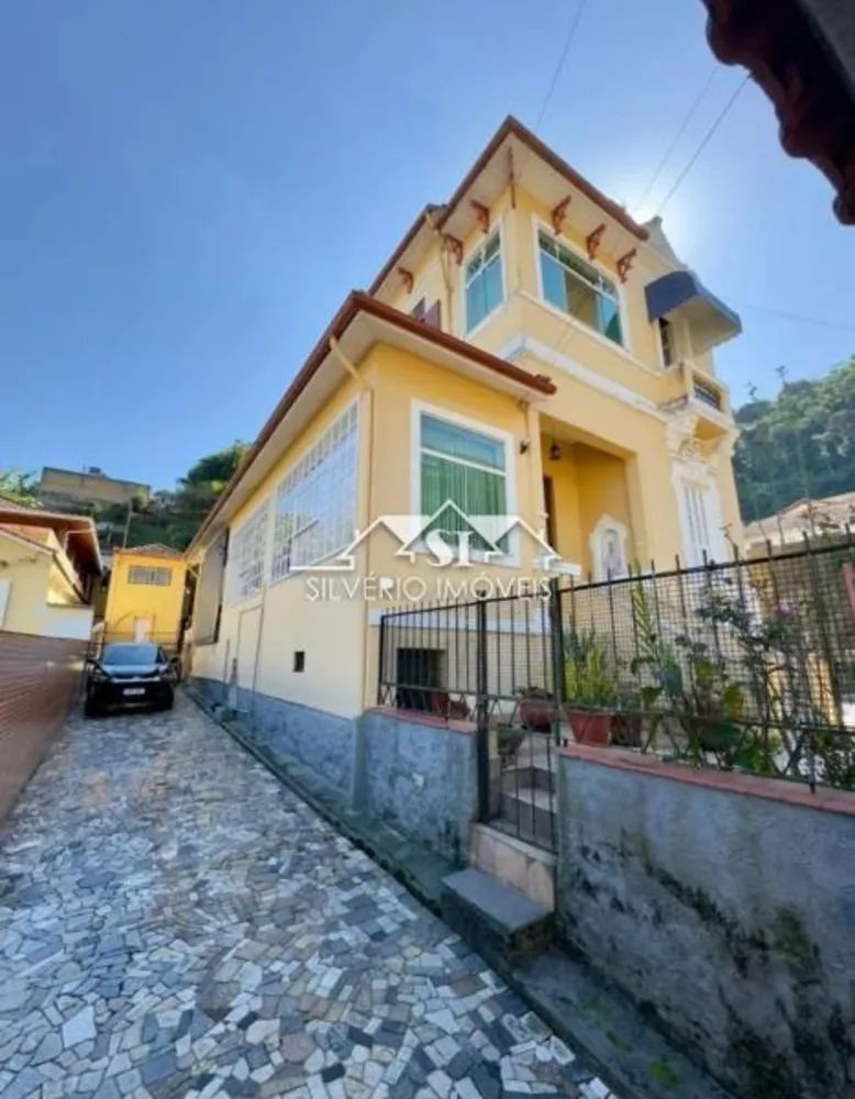 Casa, 4 quartos, 180 m² - Foto 1