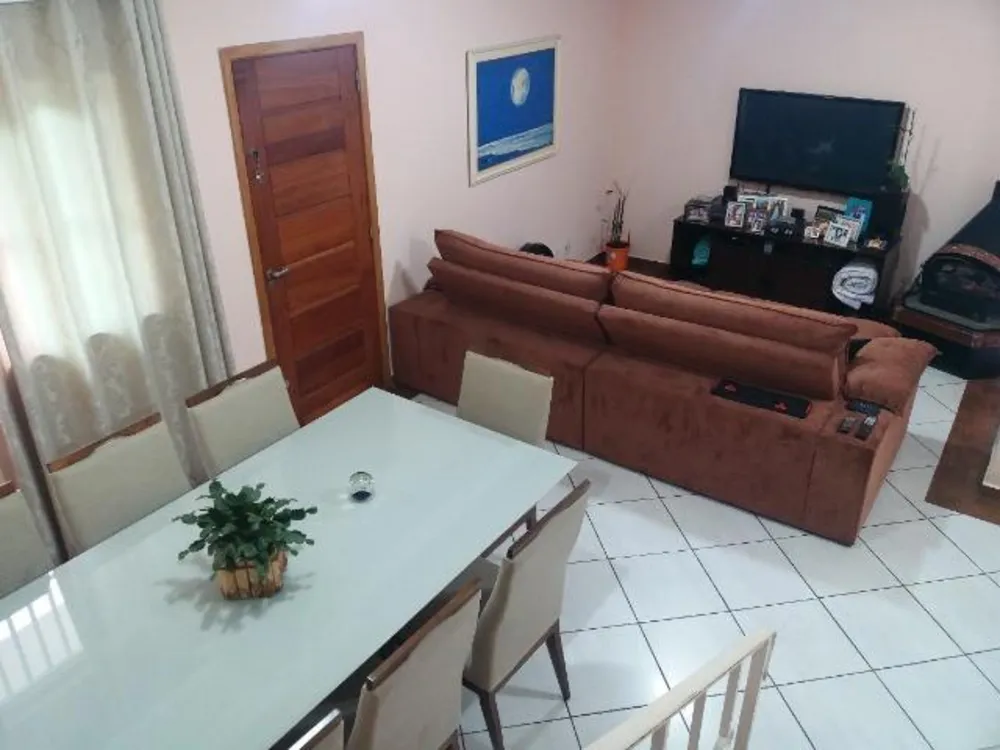 Sobrado, 3 quartos, 235 m² - Foto 1