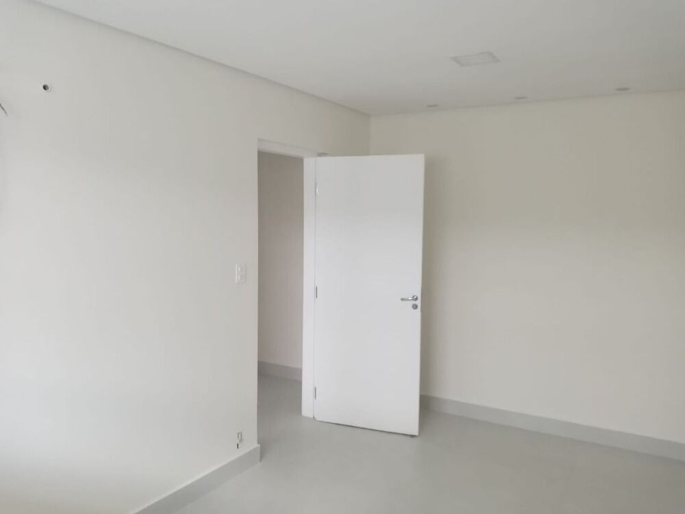 Sobrado à venda e aluguel com 1 quarto, 233m² - Foto 13