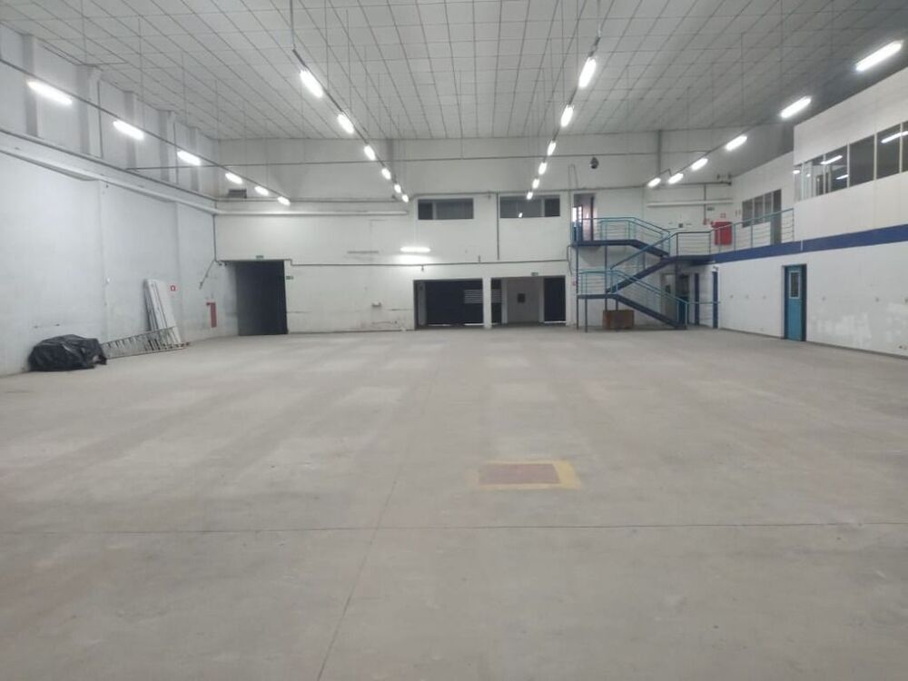 Depósito-Galpão-Armazém à venda e aluguel, 1404m² - Foto 2