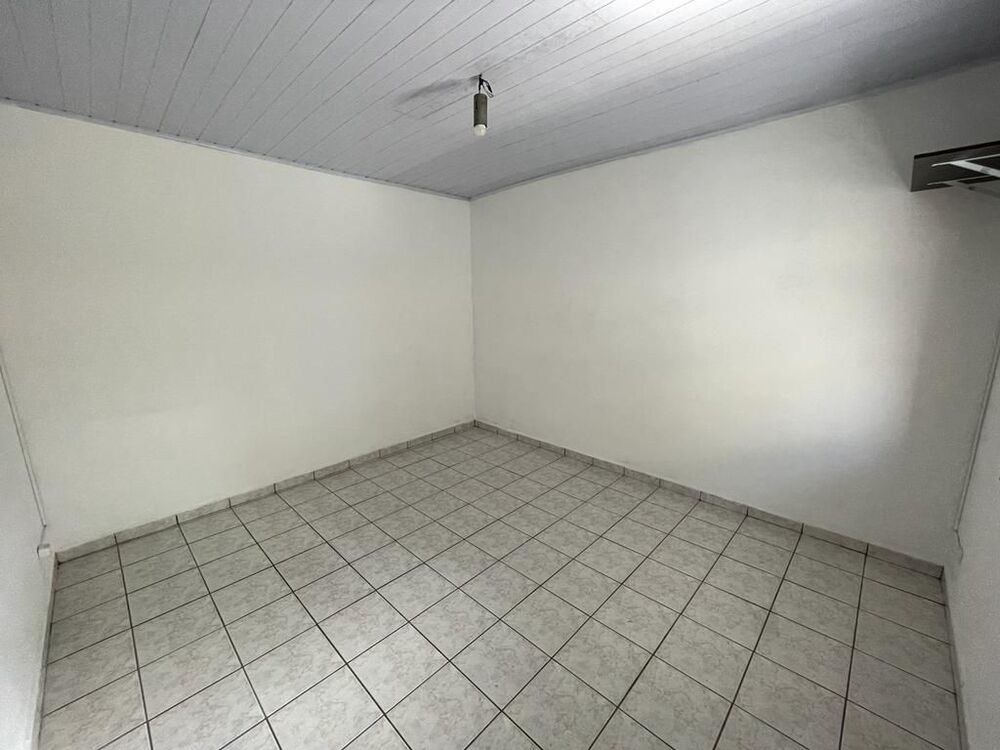 Casa para alugar com 4 quartos, 82m² - Foto 2