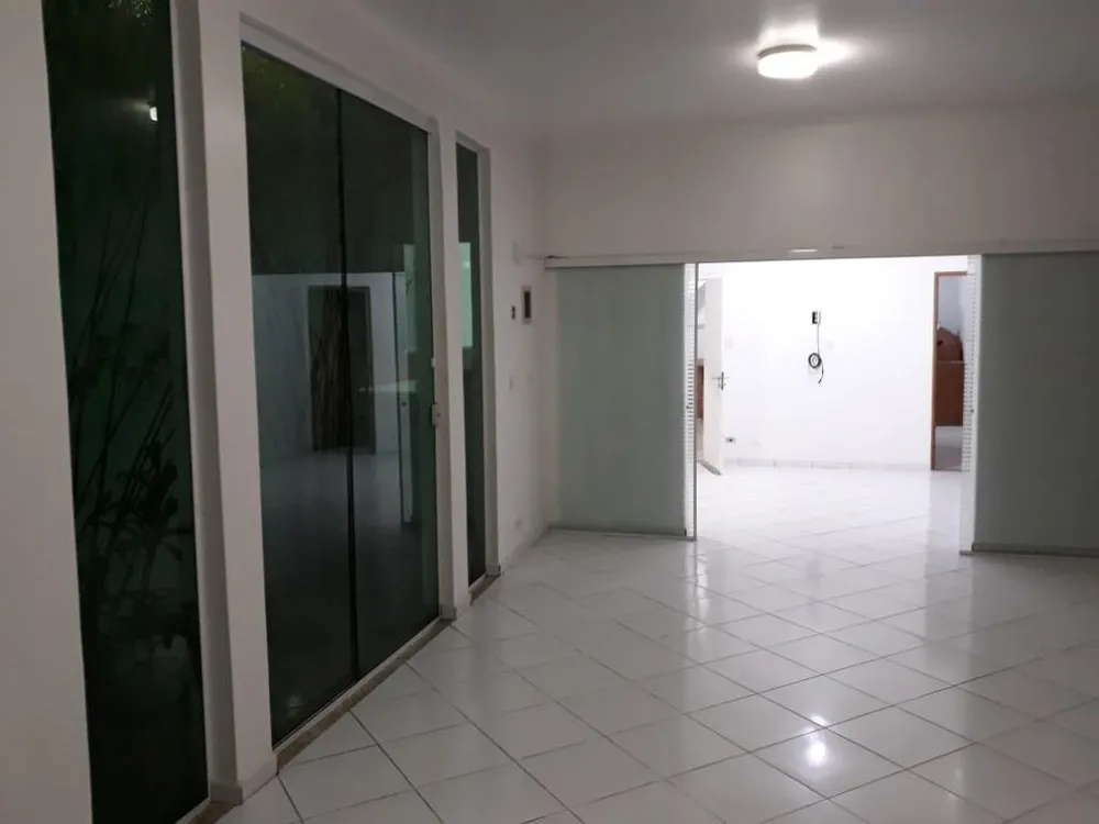 Sobrado, 3 quartos, 241 m² - Foto 1