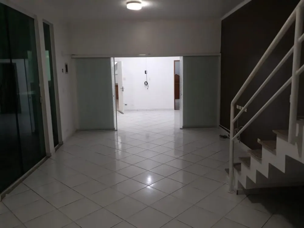 Sobrado, 3 quartos, 241 m² - Foto 2