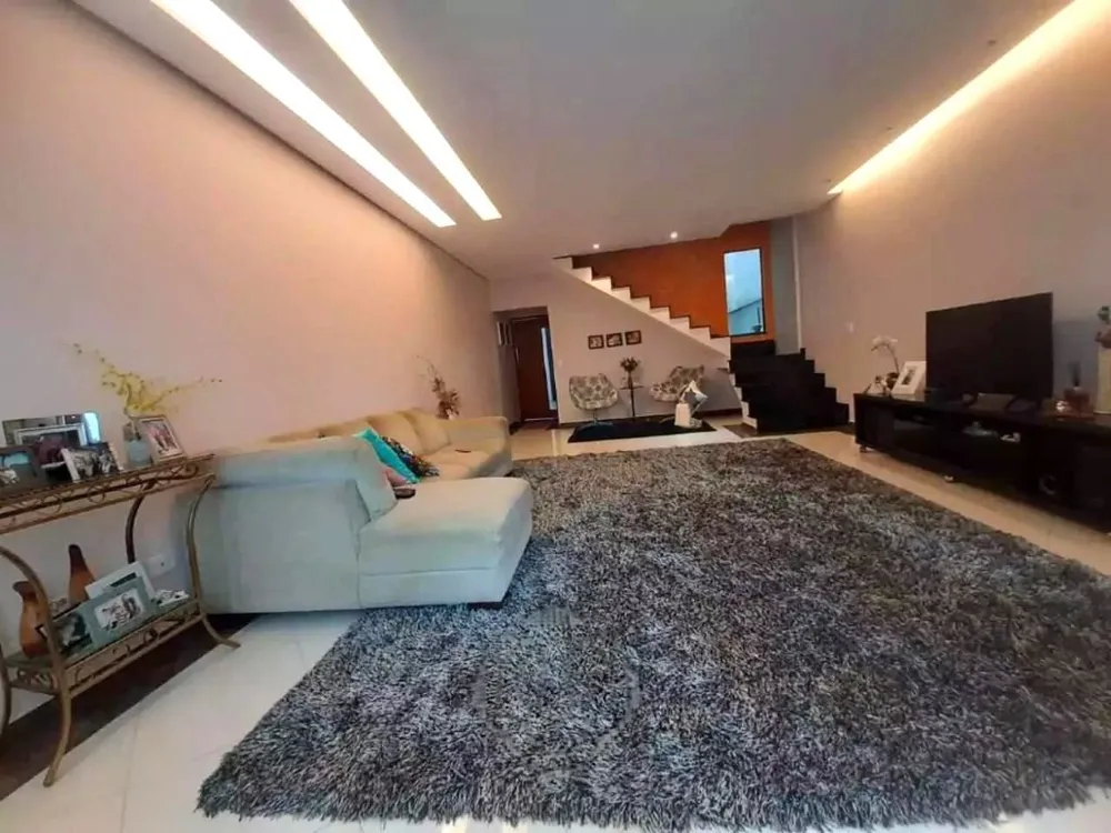 Sobrado, 3 quartos, 260 m² - Foto 1