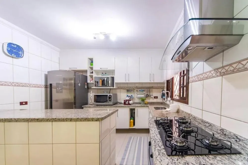 Sobrado, 3 quartos, 231 m² - Foto 1
