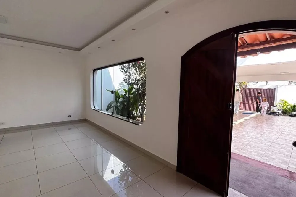 Casa, 5 quartos, 320 m² - Foto 1