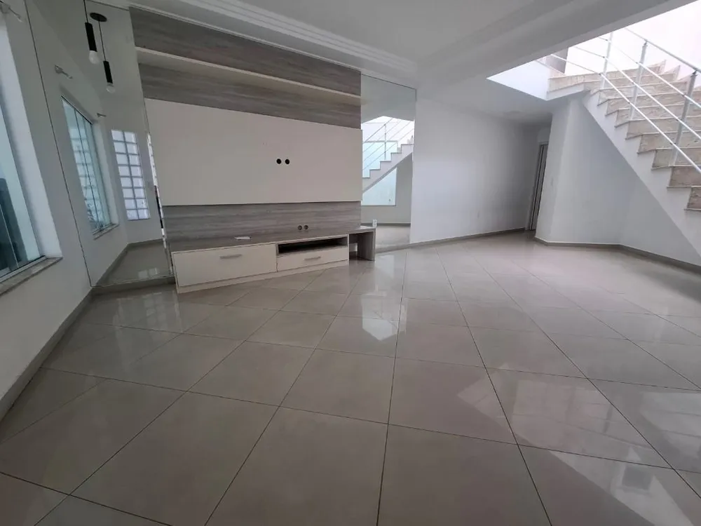 Sobrado, 3 quartos, 186 m² - Foto 2