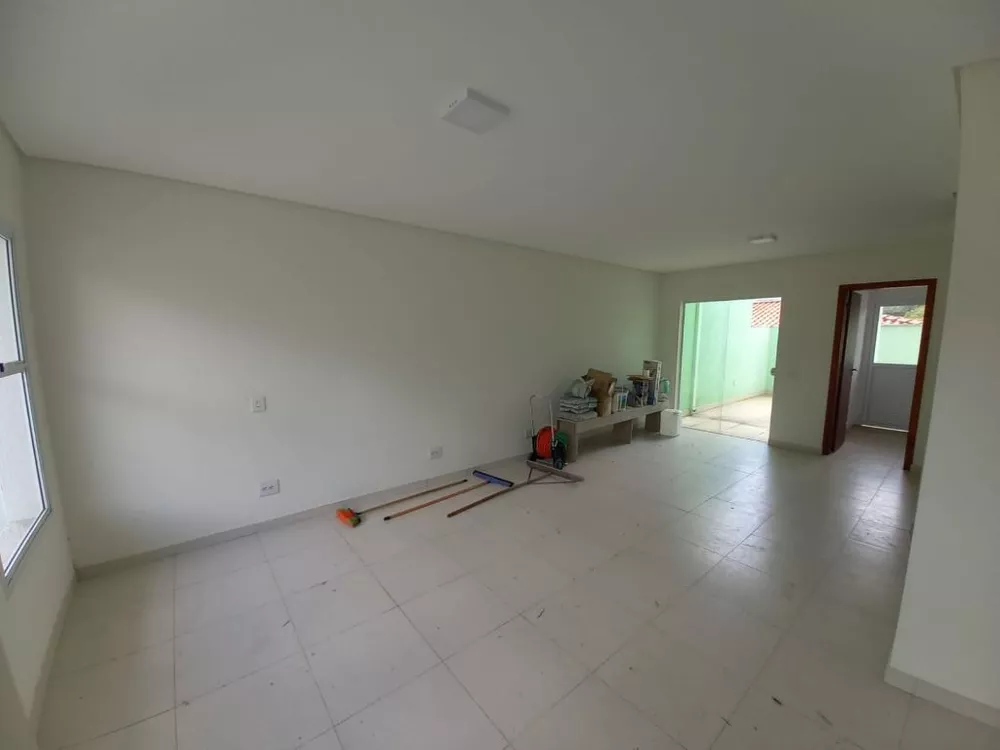 Sobrado à venda com 3 quartos, 240m² - Foto 4