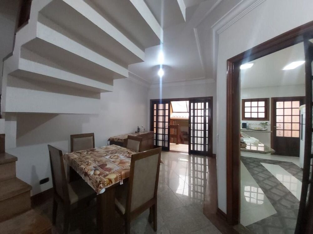 Sobrado, 3 quartos, 210 m² - Foto 1