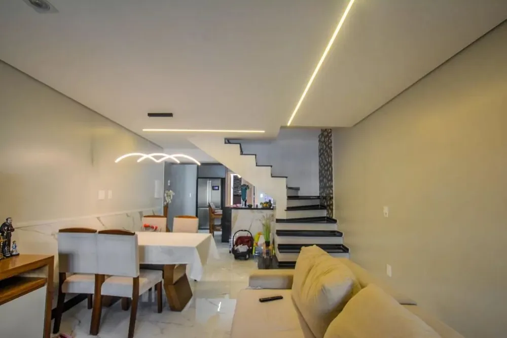 Sobrado, 3 quartos, 210 m² - Foto 1