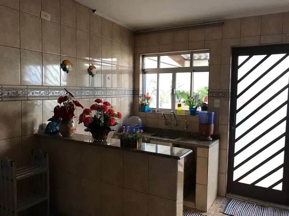 Casa, 3 quartos, 255 m² - Foto 2