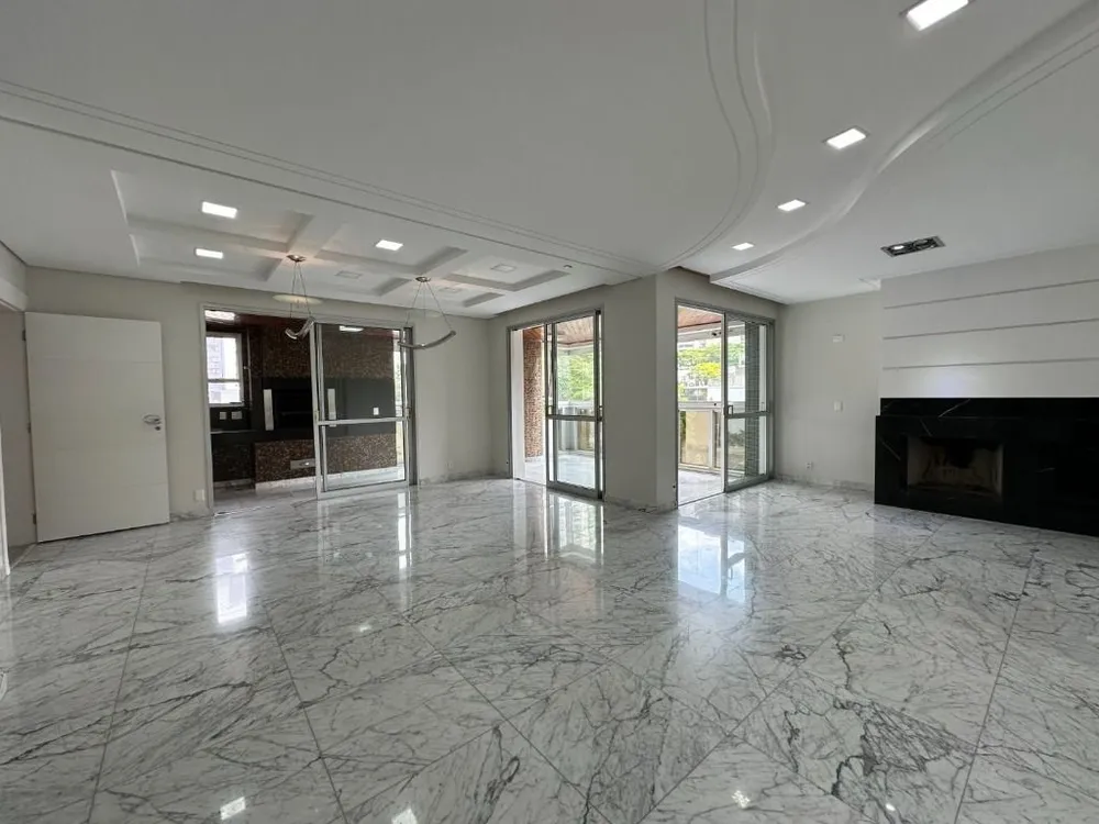 Apartamento, 3 quartos, 330 m² - Foto 2