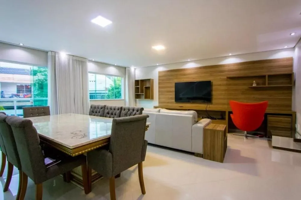 Sobrado, 3 quartos, 212 m² - Foto 1