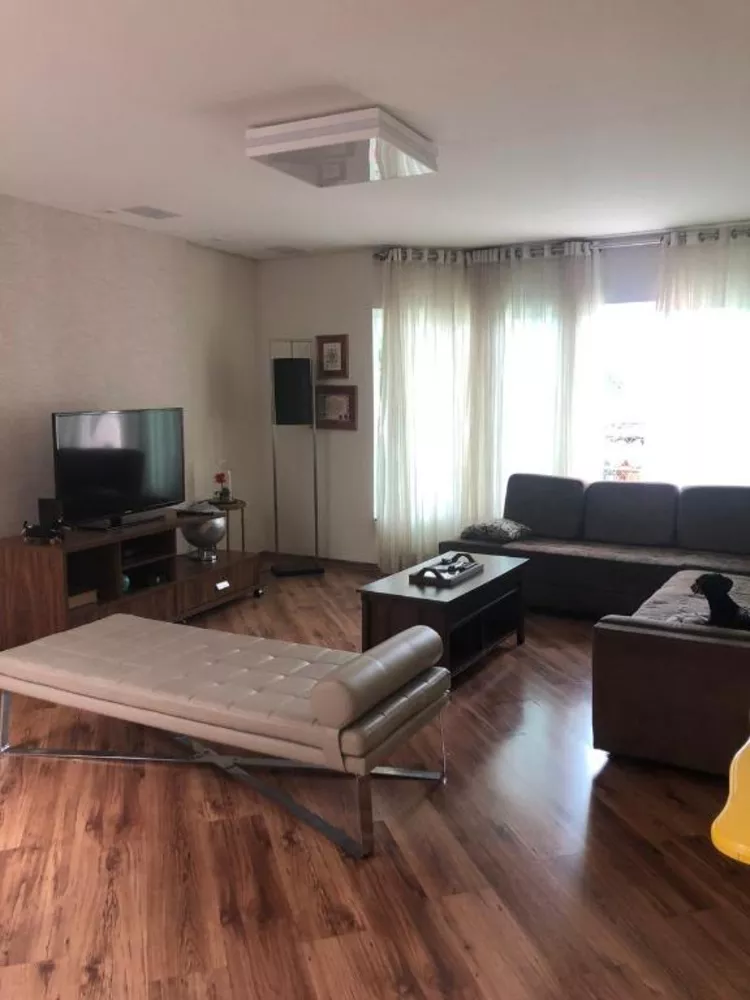 Sobrado, 3 quartos, 217 m² - Foto 1