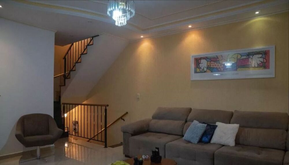Sobrado para alugar com 3 quartos, 240m² - Foto 1