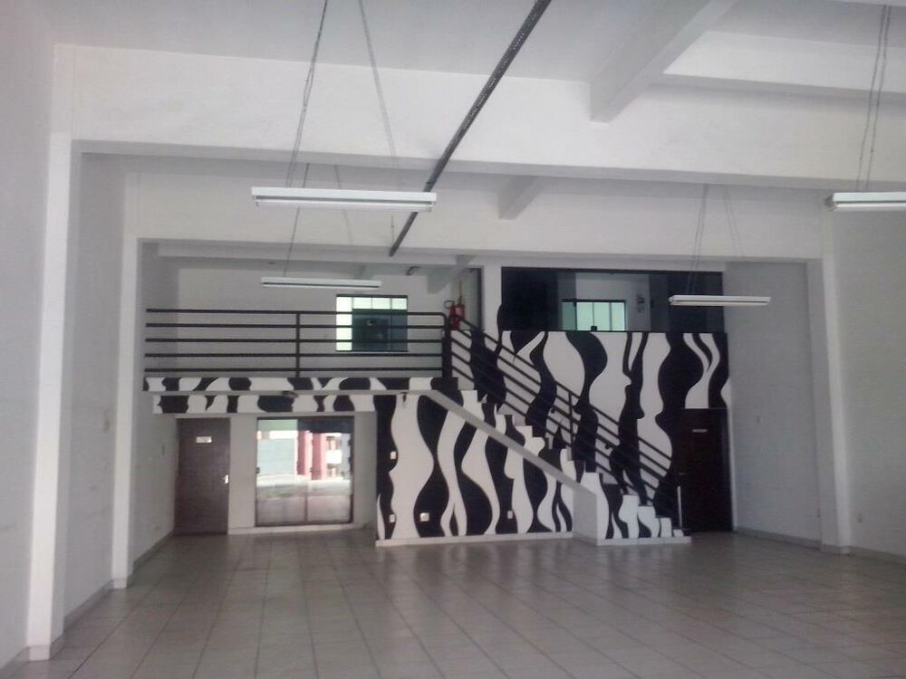 Loja-Salão, 300 m² - Foto 1