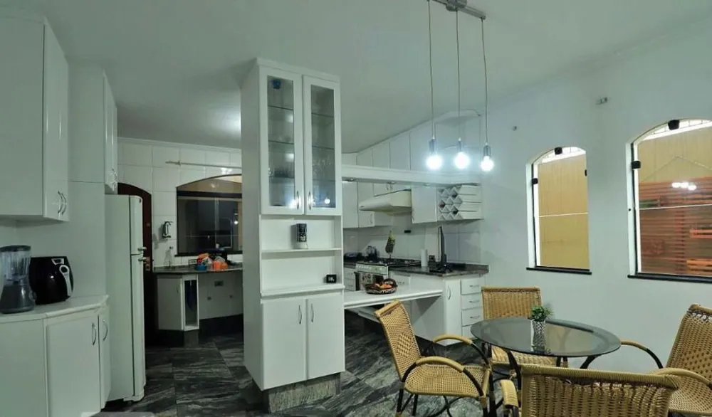 Sobrado, 4 quartos, 300 m² - Foto 1