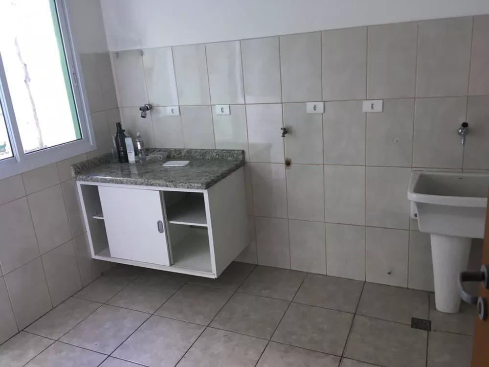 Casa para alugar com 3 quartos, 250m² - Foto 7