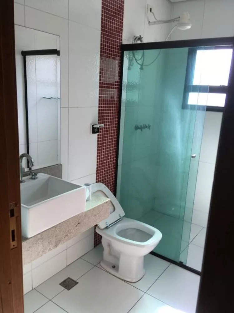 Casa para alugar com 3 quartos, 250m² - Foto 8