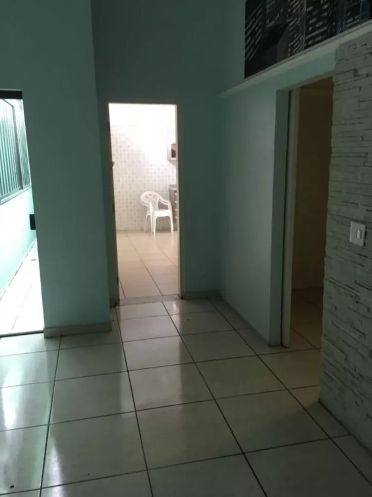 Casa para alugar com 3 quartos, 250m² - Foto 6