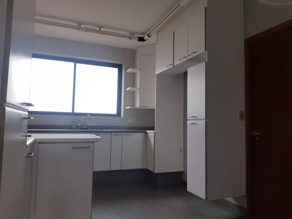 Apartamento à venda com 4 quartos, 154m² - Foto 4