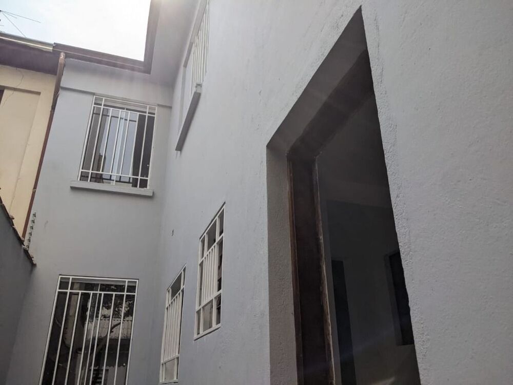 Sobrado à venda com 6 quartos, 197m² - Foto 3
