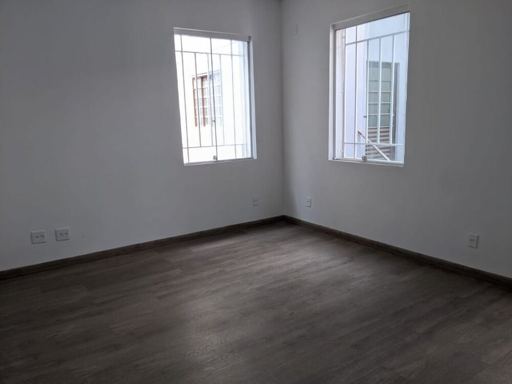 Sobrado à venda com 6 quartos, 197m² - Foto 4