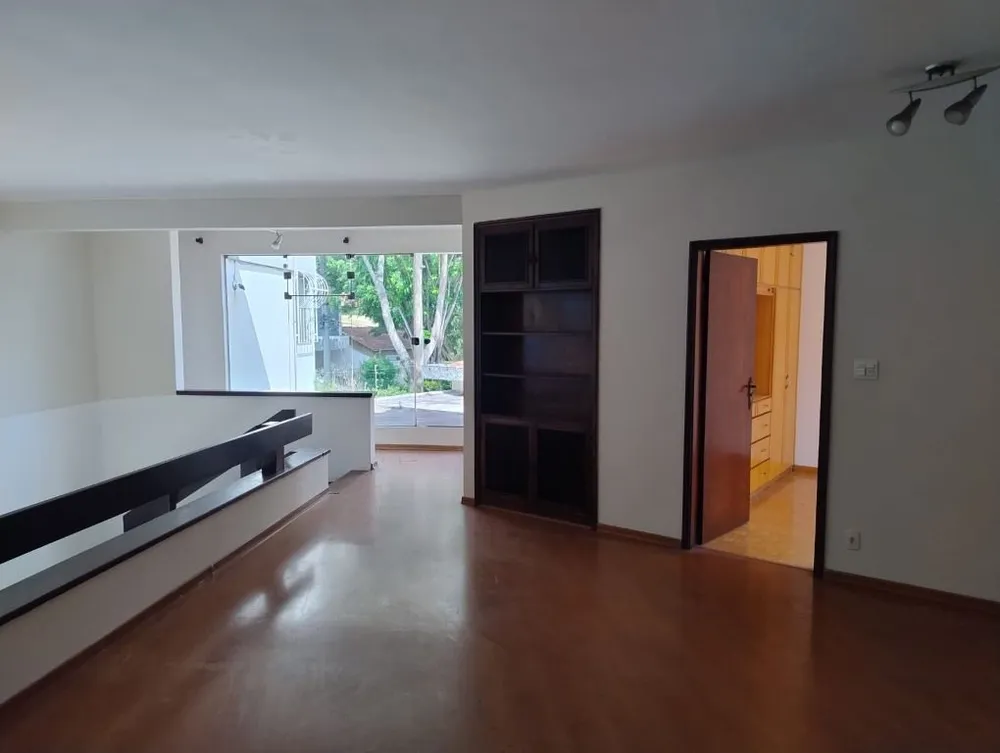Sobrado, 3 quartos, 289 m² - Foto 1