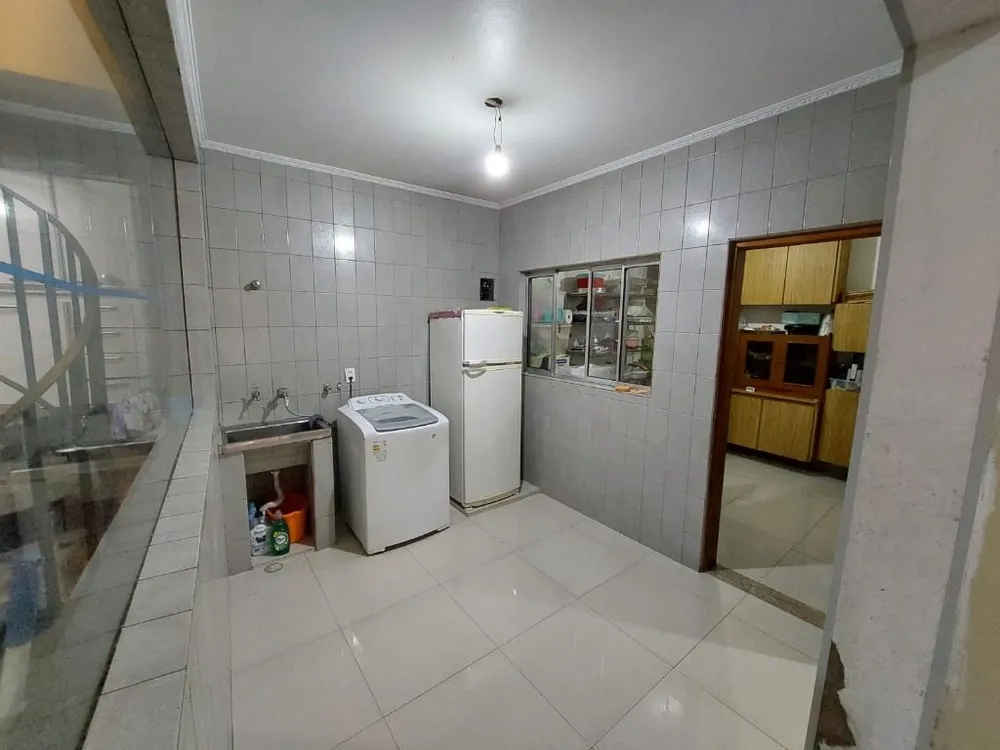 Sobrado, 3 quartos, 323 m² - Foto 1