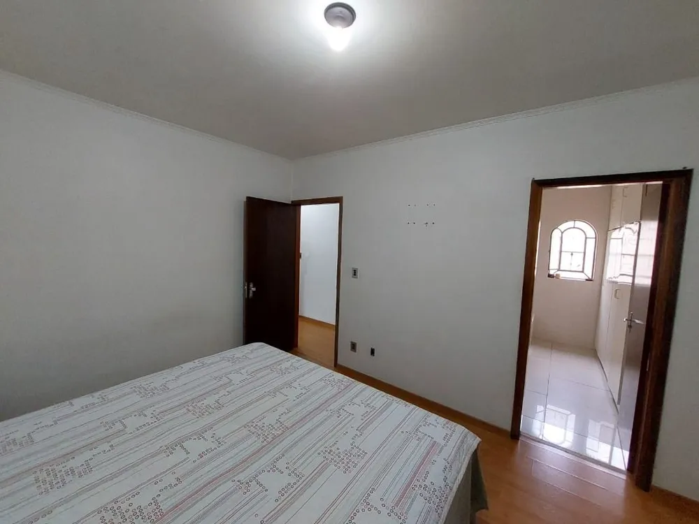 Sobrado, 3 quartos, 323 m² - Foto 2
