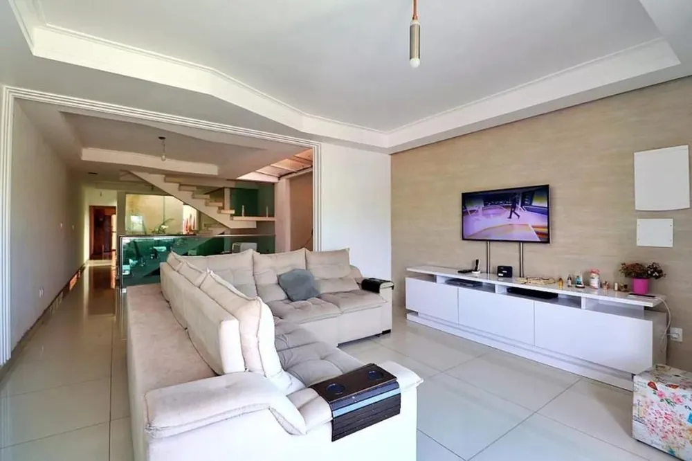 Sobrado, 4 quartos, 315 m² - Foto 1