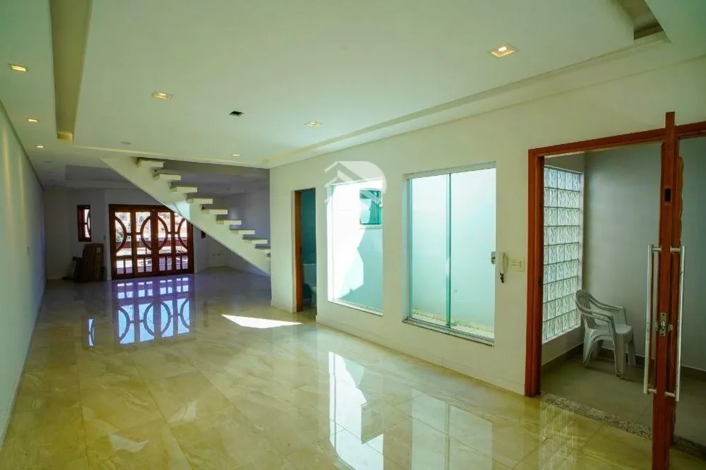 Sobrado, 3 quartos, 280 m² - Foto 1