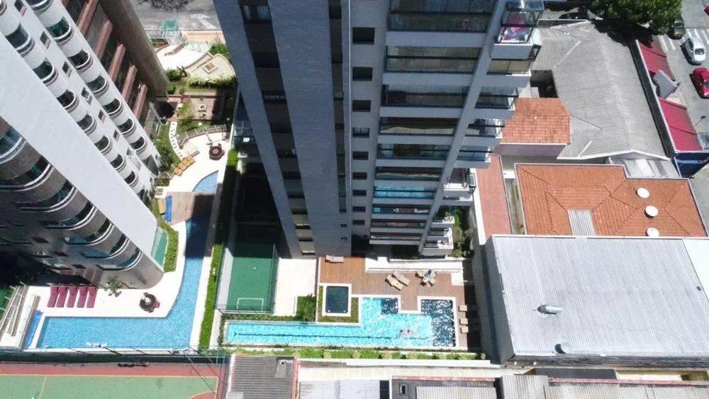 Apartamento à venda com 3 quartos, 139m² - Foto 18