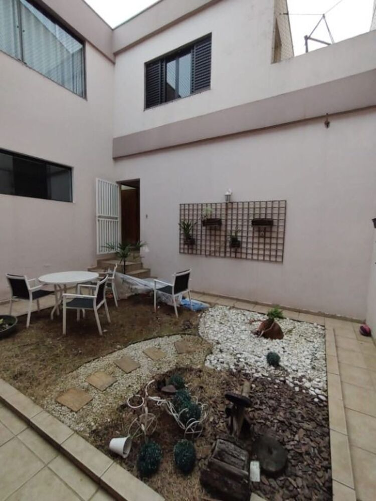 Sobrado, 3 quartos, 277 m² - Foto 1