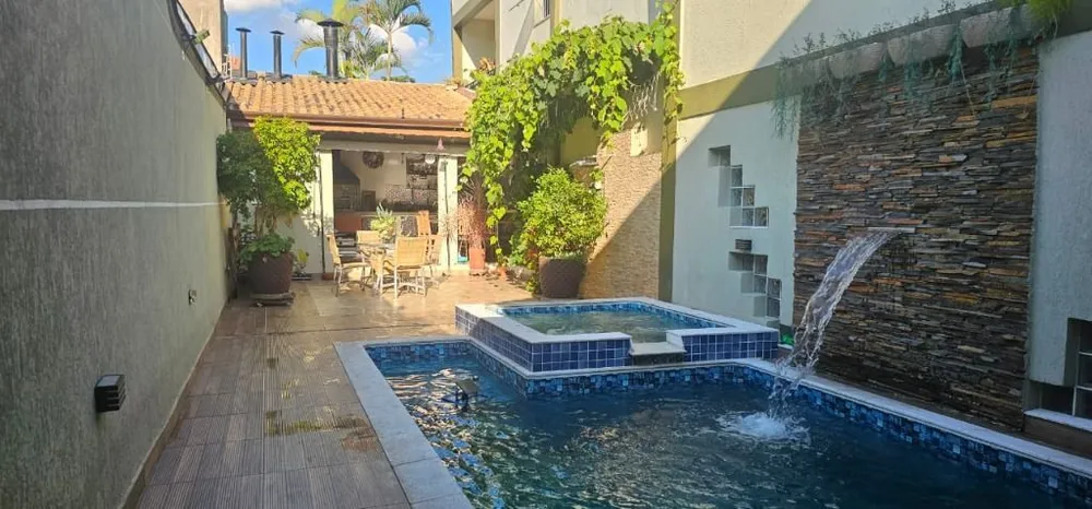 Sobrado, 4 quartos, 376 m² - Foto 1