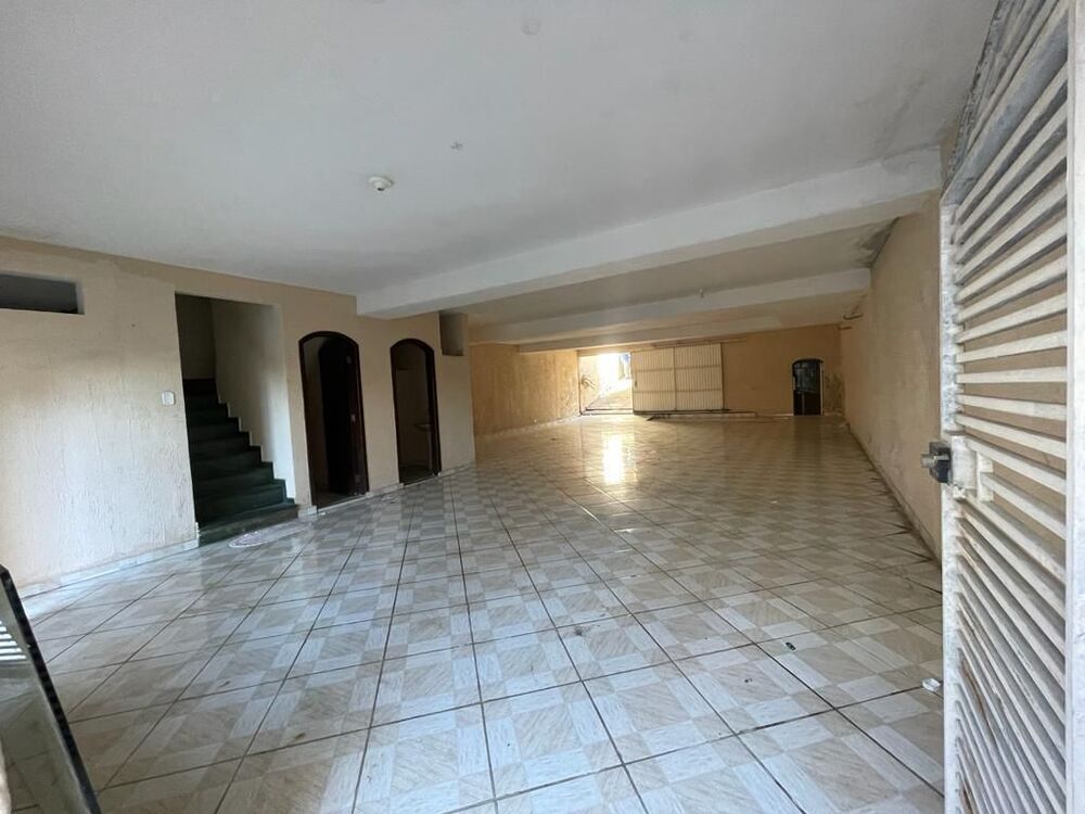 Sobrado para alugar com 4 quartos, 512m² - Foto 2