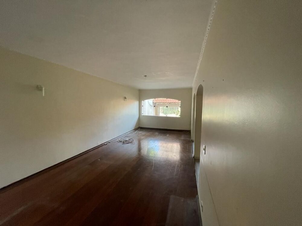 Sobrado para alugar com 4 quartos, 512m² - Foto 1